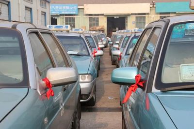 青島出租車確權改革一年，從24家增至5000家，“的哥的姐”翻身當老板